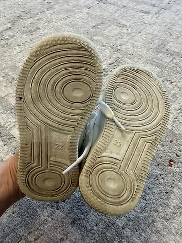 баскетбольные майки: Детские кроссовки Nike, модель в стиле Air Force 1 High. - Размер: 22 — 2