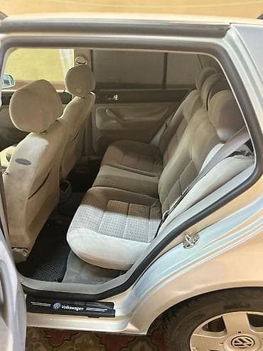 v klass: Volkswagen Golf: 1999 г., 2 л, Автомат, Бензин, Хэтчбэк — 6
