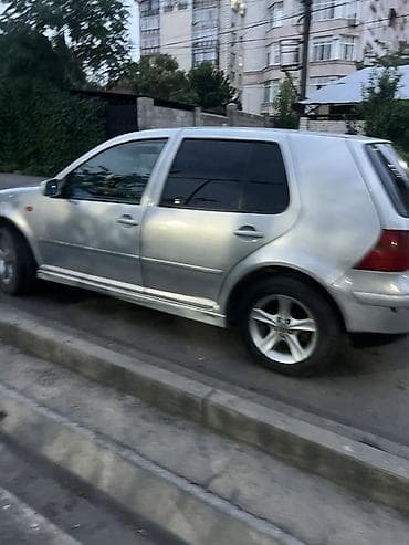 сокулуе: Volkswagen Golf: 1999 г., 1.8 л, Кол менен иштөөчү, Бензин, Хетчбек — 4
