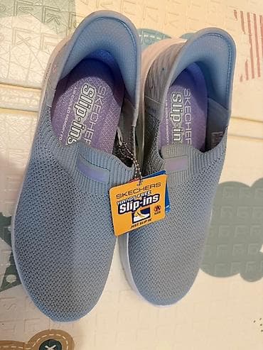 Серые слипоны Skechers Hands Free Slip-ins с технологией Air-Cooled at lalafo.kg Серые слипоны Skechers Hands Free Slip-ins с технологией Air-Cooled