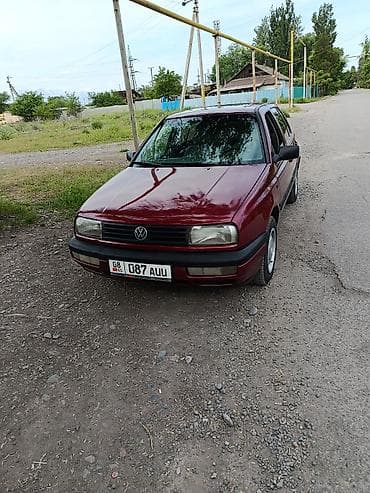 Volkswagen Vento: 1992 г., Бензин, Седан