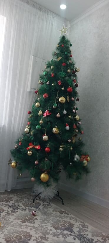 садовый дом: Продаю ёлку. Состояние отличное. Высота ёлки 1,90см. Находится в — 3