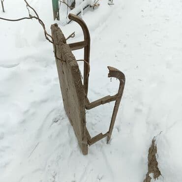 спортивное оборудование: Лыжи новые, крепёж, санки детские — 2