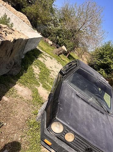Volkswagen Golf: 1988 г., 1.8 л, Механика, Бензин, Хэтчбэк