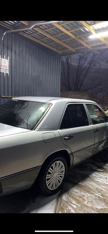 степ эреф 1: Mercedes-Benz W124: 1990 г., 2.3 л, Кол менен иштөөчү, Бензин, Седан — 2