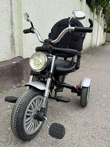 Детский трехколесный велосипед-каталка с родительской ручкой