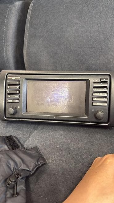 блок питаня: Штатная мультимедийная система/головное устройство для BMW — 1