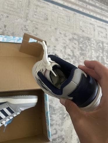 брендовый: Мужские кроссовки, 36, Adidas, Новый, цвет - Серый, Платная доставка — 2