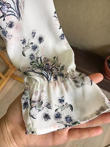 Жеке буюмдар: Нежная блузка с цветами Цвет: белый Состояние: 11/10(Нового) Размер — 6