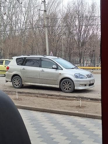 Продажа авто: Toyota Ipsum: 2003 г., 2.4 л, Автомат, Бензин, Минивэн — 3