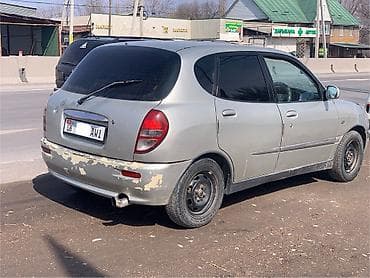 Транспорт: Toyota Duet: 2000 г., 1 л, Автомат, Бензин, Хетчбек — 2