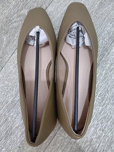 Сабо: Балетки/лоферы женские, бежево‑карамельного цвета. - Форма носка — 2