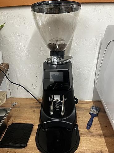 карл маркс: Продажа бизнеса Кофейня, Вместе с: Оборудование и мебель — 6