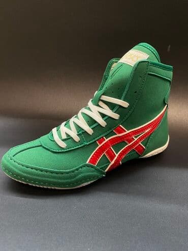 футбольные бутсы predator: Борцовки Asics белого цвета с зелеными и золотыми вставками. Высокий — 5