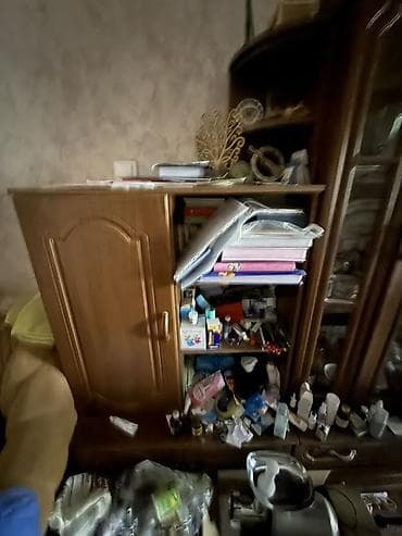 Эмерек: Секция-стенка из ДСП/шпона в классическом стиле. - Комплектация — 2