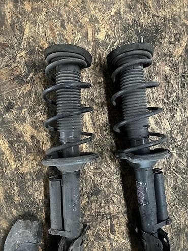 Компрессоры для авто: Опорная подушка амортизатора Subaru 2003 г., Б/у, Оригинал, Япония — 1