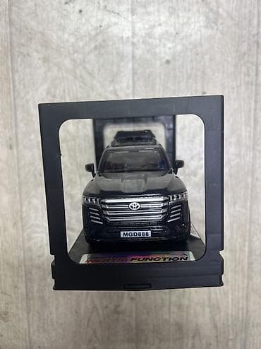Игрушечная машинка SUV (пластик), инерционная - Материал: прочный