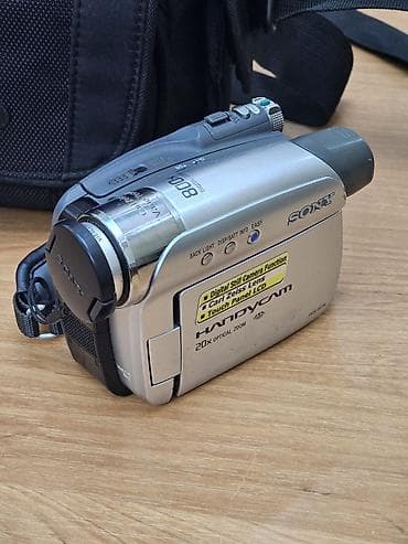 Видеокамера Sony DCR-HC36. У камеры нерабочий лентопротяг, но at lalafo.kg Видеокамера Sony DCR-HC36. У камеры нерабочий лентопротяг, но