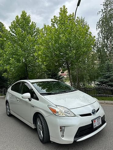 e 303: Toyota Prius: 2014 г., 1.8 л, Вариатор, Гибрид, Хэтчбэк — 3