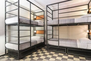 двухъярусные кровати из металла: Металлические двухъярусные кровати «капсульного» типа для — 6