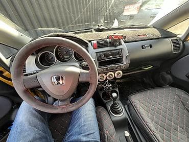 step vagon: Honda Jazz: 2005 г., 1.3 л, Механика, Бензин, Хэтчбэк — 5