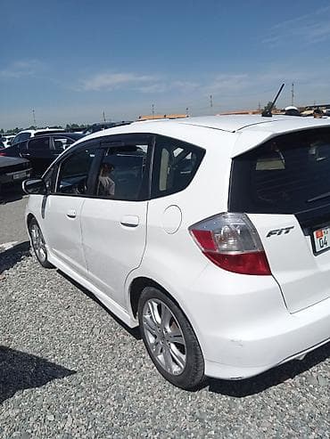 Honda Fit: 2010 г., 1.5 л, Автомат, Бензин, Хэтчбэк