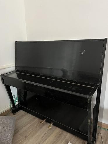 лат: Пианино «Октава» (upright), черный глянцевый корпус. - Тип — 1