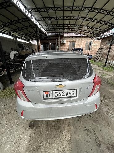 Chevrolet Spark: 2016 г., 1 л, Вариатор, Бензин, Хэтчбэк