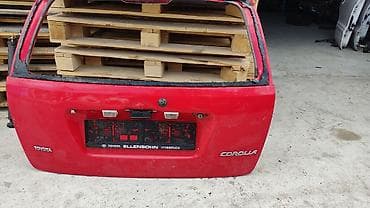 coroll: Крышка багажника на Toyota Corolla 2002, (Тойота Королла 2002) — 3