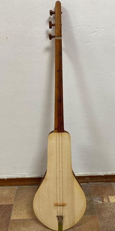 гавайские музыкальные инструменты: Өрүк комуз сатылат.Абалы жакшы,жаракасы жок,үнү таза.Колдонууга — 4