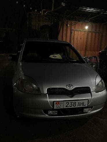 volvo 6x2: Toyota Yaris: 2001 г., Бензин, Хэтчбэк — 4