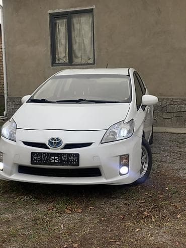 Транспорт: Toyota Prius: 2011 г., 1.8 л, Вариатор, Гибрид, Хэтчбэк — 3
