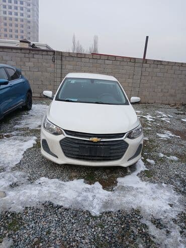 Chevrolet Onix: 2021 г., 1 л, Автомат, Бензин, Седан