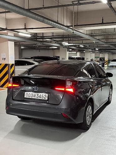 Унаа: Toyota Prius: 2019 г., 1.8 л, Гибрид, Хетчбек — 5