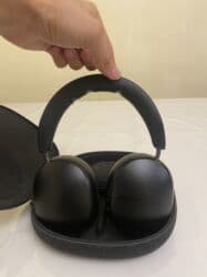 Электронные книги: Беспроводные накладные наушники с кейсом - Форм-фактор — 4