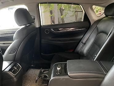 mazda 226: Hyundai Grandeur: 2018 г., 3 л, Автомат, Газ, Седан — 3