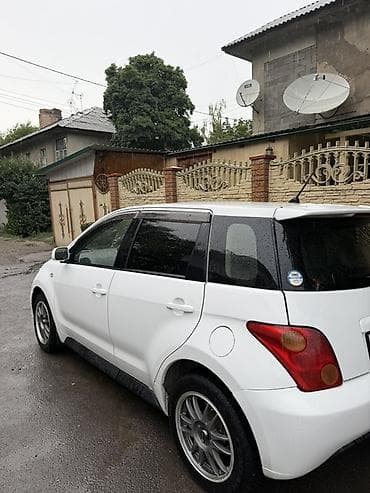 Продажа авто: Toyota Ist: 2002 г., 1.5 л, Автомат, Бензин, Хэтчбэк — 2