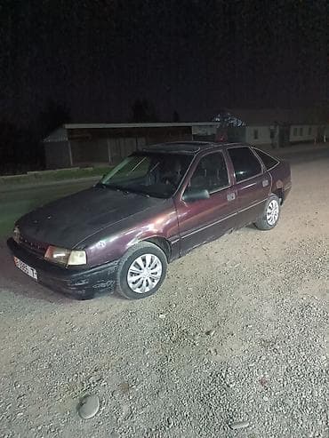 продаю в токмаке: Opel Vectra: 1992 г., 1.8 л, Механика, Бензин, Хэтчбэк — 2