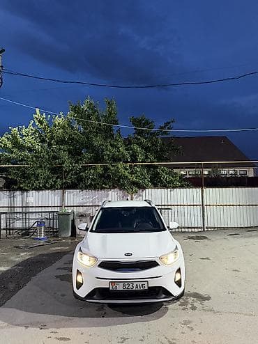 byd e1: Kia Stonic: 2019 г., 1.6 л, Автомат — 5