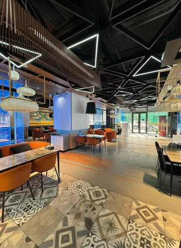 французский квартал в бишкеке на продаже квартир: Сдается помещение, расположенное в верхней части города, в районе — 1