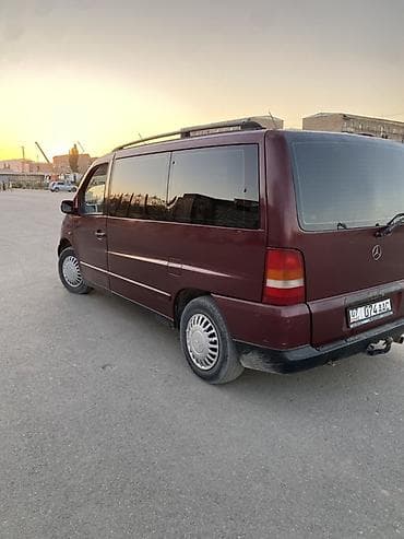 Mercedes-Benz Vito: 1999 г., 2.3 л, Механика, Бензин, Минивэн — 4