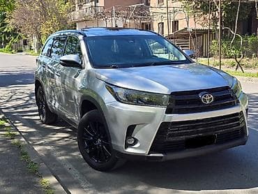 салон машины: Toyota Highlander: 2019 г., 3.5 л, Автомат, Бензин, Кроссовер — 1
