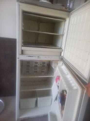 mi home: Двухкамерный холодильник с верхней морозильной камерой. Основные — 4