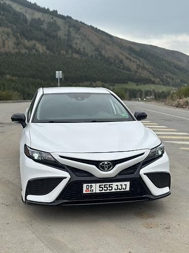 r15 185 55: Toyota Camry: 2022 г., 2.5 л, Автомат, Бензин, Седан — 2