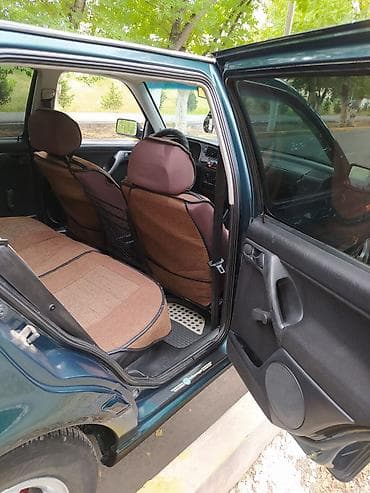 colf 2: Volkswagen Vento: 1996 г., 1.8 л, Механика, Бензин, Хэтчбэк — 8