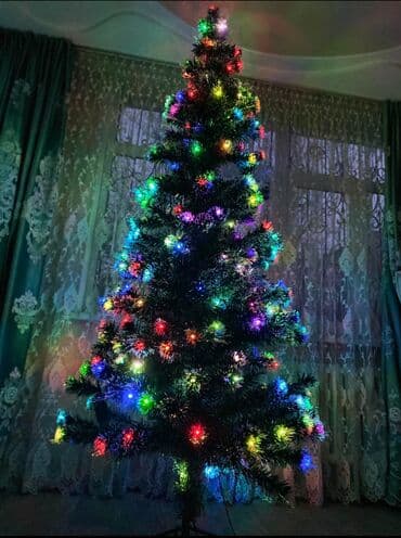 куплю голубой ель: Искусственная новогодняя ёлка с гирляндой - Высота ориентировочно 2 м — 1