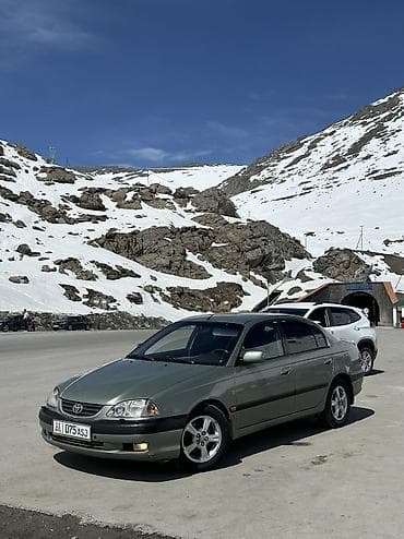 тайота: Toyota Avensis: 2003 г., 1.8 л, Механика, Бензин, Седан — 2