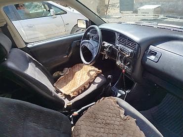 Продажа авто: Volkswagen Golf: 1993 г., 1.8 л, Механика, Бензин, Хэтчбэк — 7