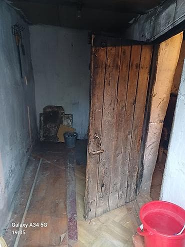 срочно продаю участок газ канализация есть: Одноэтажный дом с хозяйственными постройками и внутренним двориком — 6