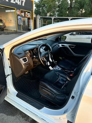 2011: Hyundai Elantra: 2011 г., 2.5 л, Автомат, Бензин, Седан — 5
